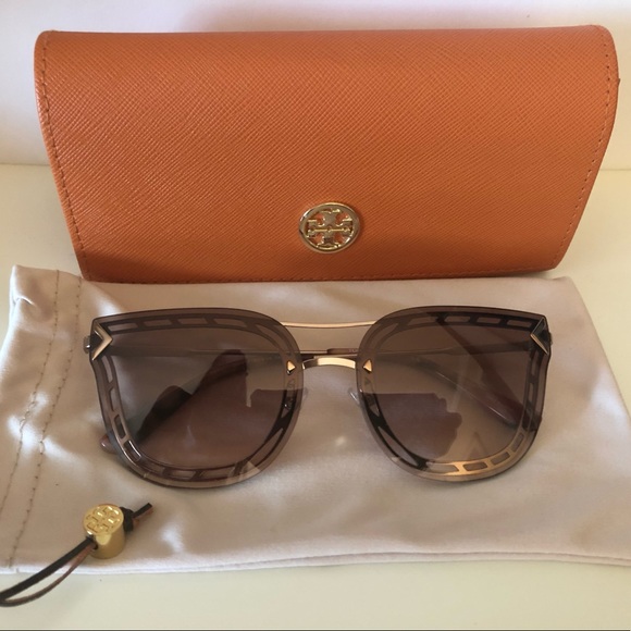 Tory Burch Accessories - NEW‼️ Tory Burch Rose Gold Sunglasses #TY6067